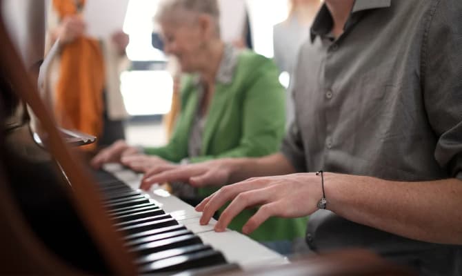 Photo Piano playing by Seniorenheim Albestraße GmbH